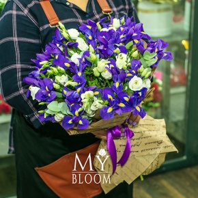 Букет из ирисов и эустом в Королеве