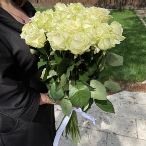 Букет из 21 белой розы (70 см) в Королеве