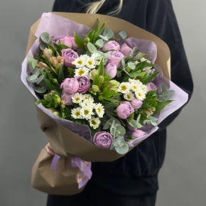 Букет "Парадайз" из кустовых пионовидных роз, альстромерий и хризантем сантини в Королеве