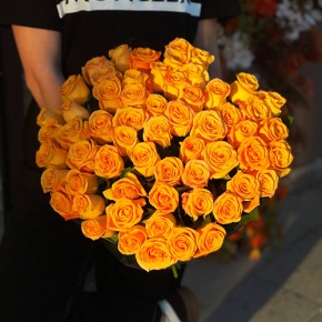 Букет из 51 оранжевой розы (70 см) в Королеве