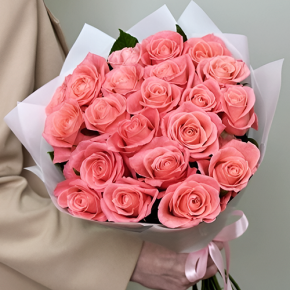 Букет из 21 коралловой розы (60 см) в Королеве