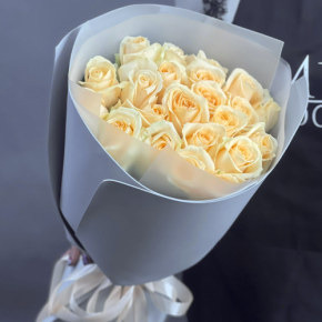 Букет из 25 роз Аваланж (50 см) в Королеве