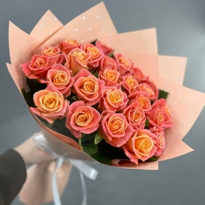 Букет из 25 роз Мисс Пигги (50 см) в Королеве