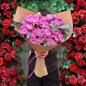 Букет  "Гармония" из 7 хризантем с эвкалиптом в Королеве