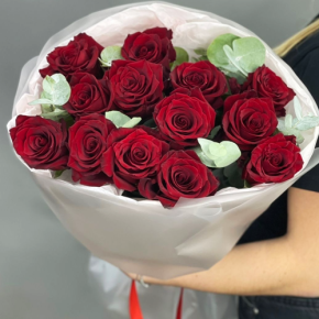 Букет из 13 роз Эквадор Эксплорер (60 см) в Королеве