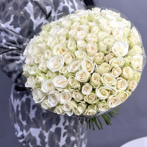 Букет 101 белая роза Кения (40 см) в Королеве