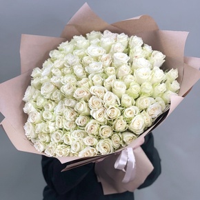 Букет 101 белая роза кения (50 см) в Королеве