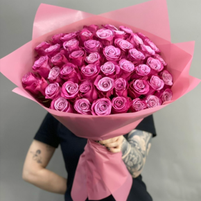 Букет из 51 розы Космик (60 см) в Королеве
