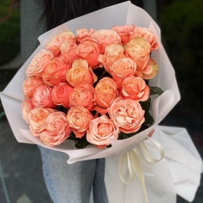 Букет из 23 пионовидных роз Эквадор сорта Кахала (60см) в Королеве