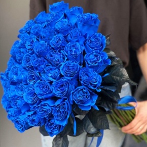 Букет из 51 синей розы Эквадор под ленту (70 см) в Королеве