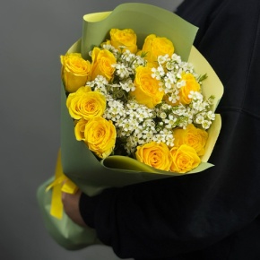 Букет "Нотка счастья" из лимонных роз и хамелациума (40 см) в Королеве