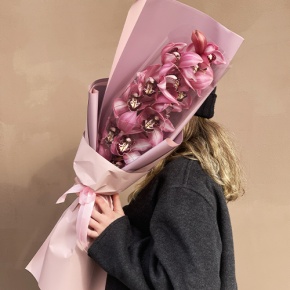 Букет из розовой орхидеи в Королеве