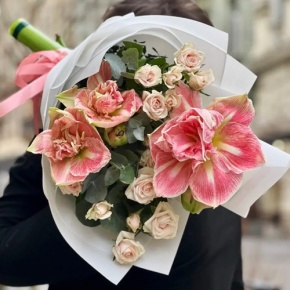 Букет "Анель" из амариллисов и кустовых роз в Королеве