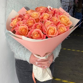 Букет из 21 розы Мисс Пигги ( 50 см ) в Королеве