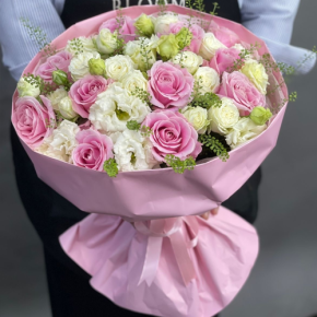 Букет "Нежное признание" из роз и эустом в Королеве