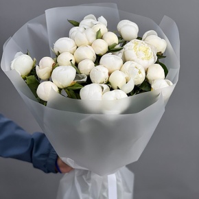 Букет из 23 белых пионов Дюшес в Королеве