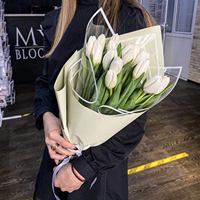 Букет 15 белых тюльпанов в Королеве