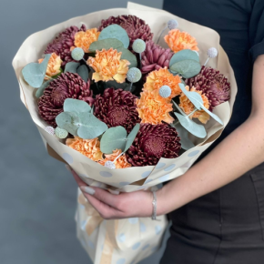 Букет "Персиковый раф" из хризантем Бигоуди, краспедии и диантусов в Королеве