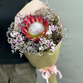 Букет из хамелациума, лимонниума и протеи в Королеве