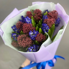 Букет "Твой яркий день" из гиацинтов и скиммии в Королеве