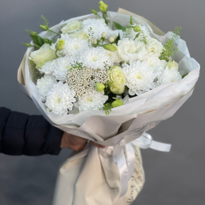 Букет "Меланхолия" из роз и хризантем в Королеве