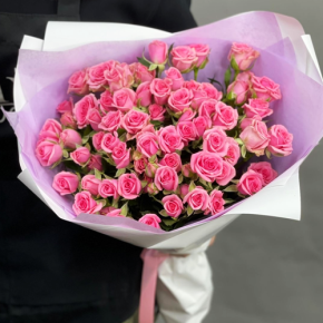 Букет "Рассвет принцессы" из 15 кустовых роз (50 см) в Королеве