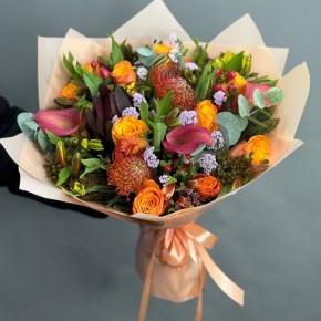 Букет "Даниэлла" из калл, роз, гиперикума, сафари, капса и лейко в Королеве