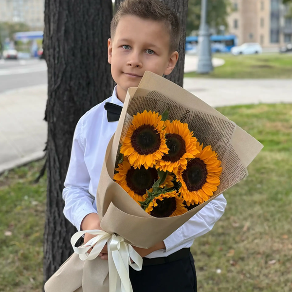Букет из 5 подсолнухов в Королеве