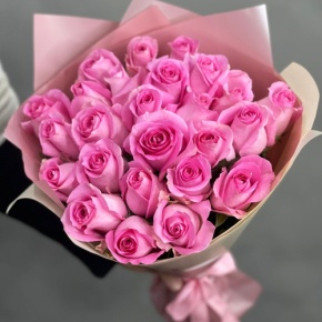 Букет из 25 розовых роз кения (40 см) в Королеве