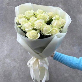 Букет "Умка" из 15 белых роз (50 см) в Королеве
