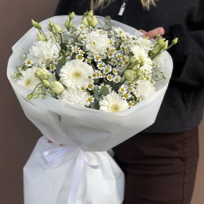 Букет "Вера и надежда" из ромашек, гербер, эвкалипта, диантусов и эустом в Королеве