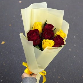 Букет из 7 Кенийских роз (40 см) в Королеве