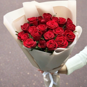 Букет 21 красная роза (60 см) в Королеве