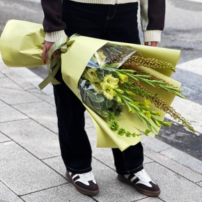 Букет "Нирвана" из гладиолусов, молюцеллы и эремуруса в Королеве