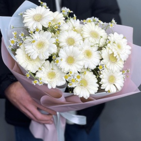 Нежный букет из гербер и ромашек в Королеве