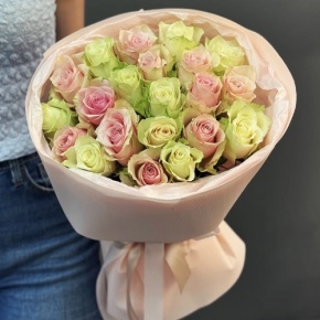 Букет из 21 нежной розы (40 см) в Королеве