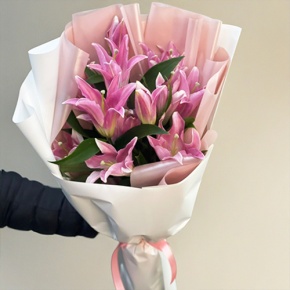 Монобукет из 9 ароматных розовых лилий в Королеве