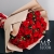 Букет 15 кустовых красных роз в Королеве