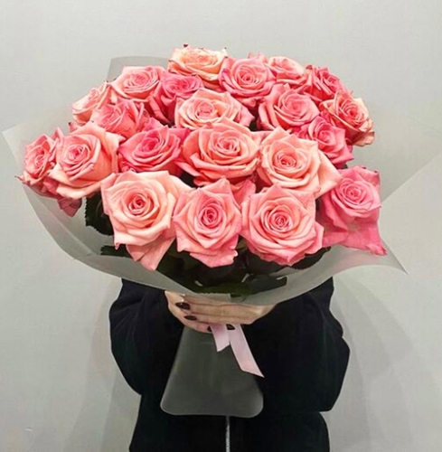 Букет из 21 розовой розы (50 см) в Королеве