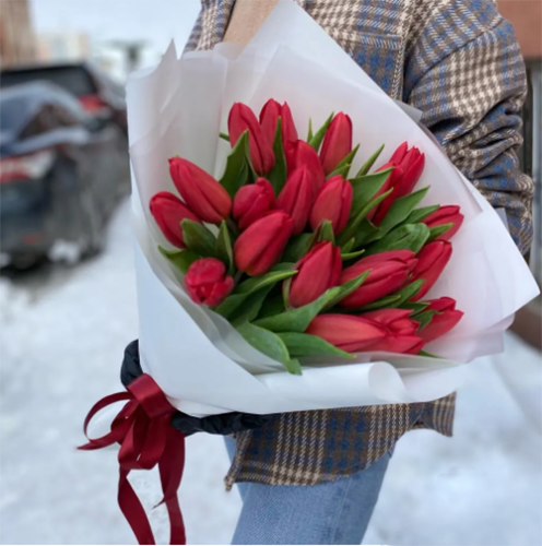 Букет красных тюльпанов в Королеве