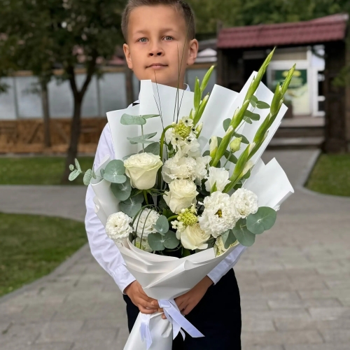 Букет на 1 сентября с гладиолусами, розами, эустомой и орнитогалумом в Королеве